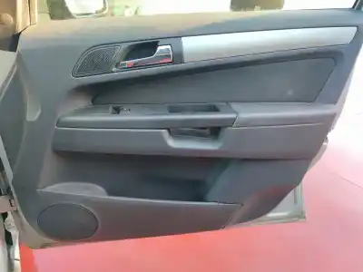 Veículo de Sucata opel zafira b enjoy do ano 2001 alimentado z18xer