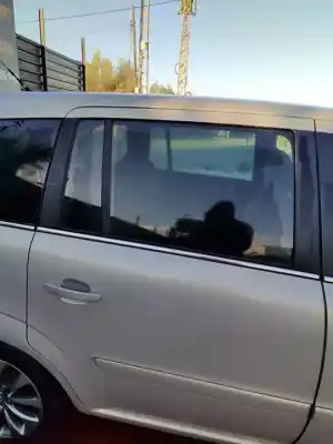 Veículo de Sucata opel zafira b enjoy do ano 2001 alimentado z18xer