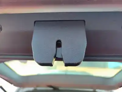 Veículo de Sucata opel zafira b enjoy do ano 2001 alimentado z18xer