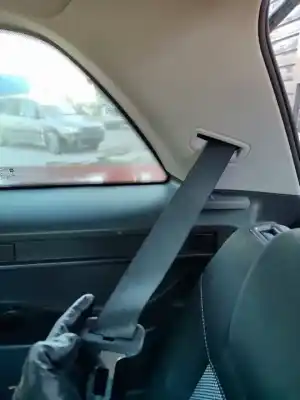 Veículo de Sucata opel zafira b enjoy do ano 2001 alimentado z18xer