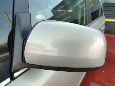 Veículo de Sucata opel zafira b enjoy do ano 2001 alimentado z18xer