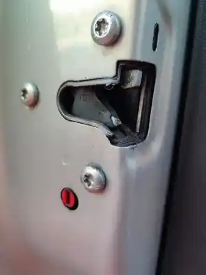 Veículo de Sucata opel zafira b enjoy do ano 2001 alimentado z18xer