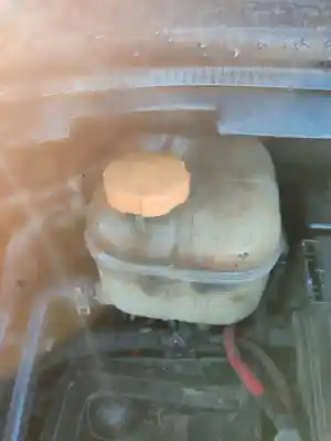 Veículo de Sucata opel zafira b enjoy do ano 2001 alimentado z18xer