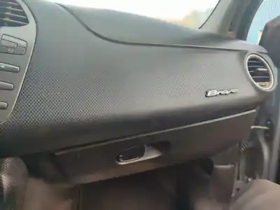 Sloopvoertuig fiat bravo (198) 1.9 16v dynamic multijet van het jaar 2001 aangedreven 192a8000