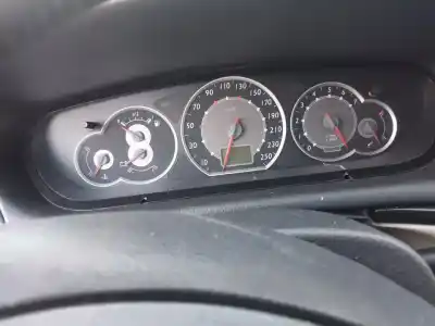 Veículo de Sucata citroen c5 berlina exclusive do ano 2001 alimentado 