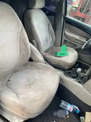 Veículo de Sucata citroen c5 berlina exclusive do ano 2001 alimentado 