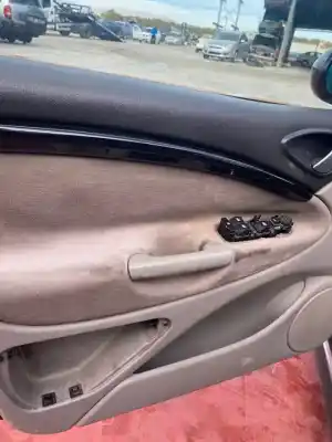 Veículo de Sucata citroen c5 berlina exclusive do ano 2001 alimentado 