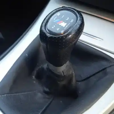 Veículo de Sucata bmw 3 touring (e91) 320 i do ano 2001 alimentado n46b20b