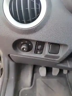 Veículo de Sucata citroen c3 (f desde 11/2001) 1.1 8v do ano 2001 alimentado hfx