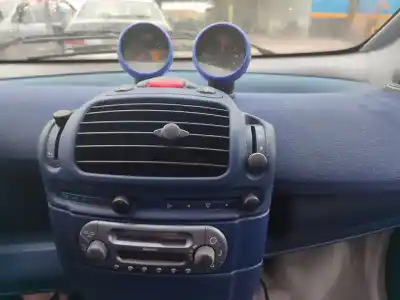 Veículo de Sucata smart coupe edition bluemotion do ano 2001 alimentado g-13