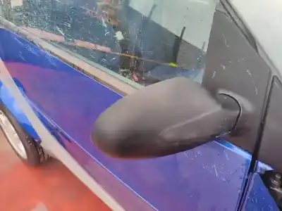 Veículo de Sucata smart coupe edition bluemotion do ano 2001 alimentado g-13