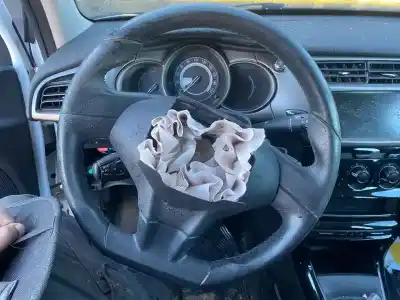 Veículo de Sucata citroen c3 collection 99 cv / 73 kw do ano 2015 alimentado bh02