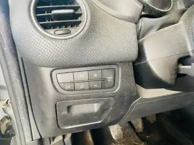 Veicolo di demolizione fiat punto (evo) (199) dynamic dell'anno 2011 alimentato 