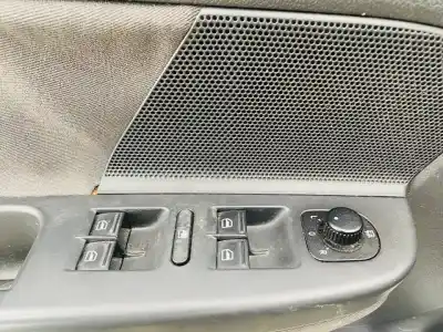 Sloopvoertuig volkswagen golf v berlina (1k1) conceptline (e) van het jaar 2001 aangedreven bkc