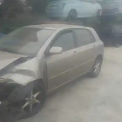 Veículo de Sucata toyota corolla (e12) 2.0 d-4d linea luna berlina do ano 2001 alimentado 1cdftv