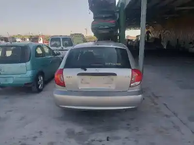 Veículo de Sucata kia rio ipanema berlina do ano 2001 alimentado g-a5d