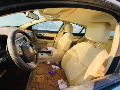 Veicolo di demolizione jaguar xf 3.0 v6 premium luxury dell'anno 2012 alimentato fg