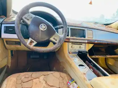 Veicolo di demolizione jaguar xf 3.0 v6 premium luxury dell'anno 2012 alimentato fg