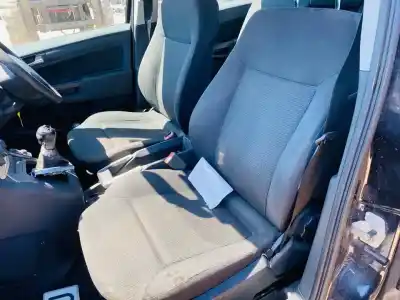 Veículo de Sucata opel zafira b cosmo do ano 2001 alimentado z16xe1