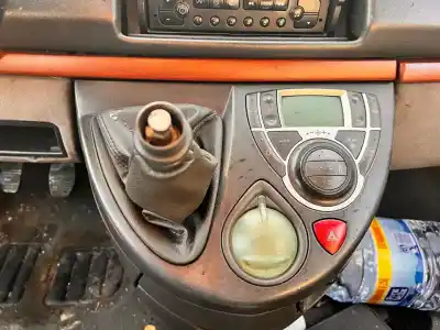 Scrapping Vehicle CITROEN C8 2.2 HDi 16V PREMIER II of the year 2001 powered 4HWDW12TED4