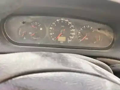 Veículo de Sucata citroen c5 berlina 2.0 hdi magic do ano 2001 alimentado rhz