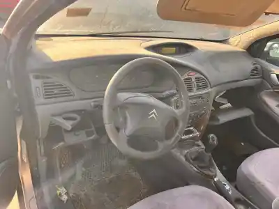 Veículo de Sucata citroen c5 berlina 2.0 hdi magic do ano 2001 alimentado rhz