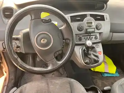 Scrapping Vehicle renault scenic ii grand confort dynamique of the year 2001 powered 