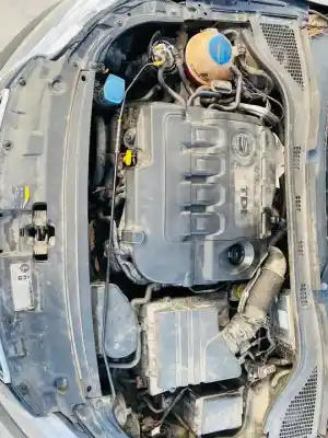 Veicolo di demolizione seat toledo (kg3) connect dell'anno 2015 alimentato cxm