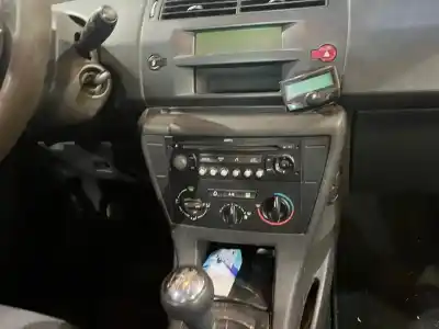 Scrapping Vehicle citroen c4 coupe collection of the year 2001 powered 9h02