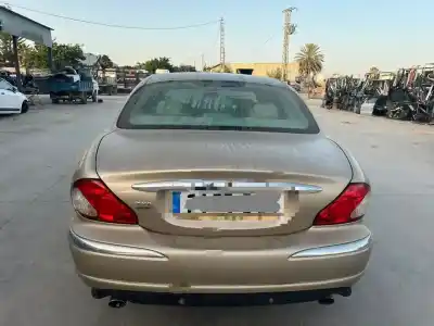 Veículo de Sucata jaguar x-type i (x400) 2.5 v6 a las 4 ruedas do ano 2001 alimentado 