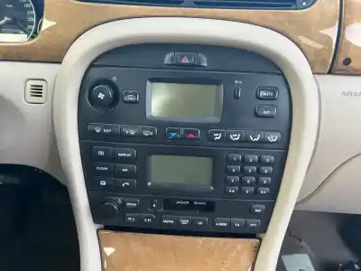 Veículo de Sucata jaguar x-type i (x400) 2.5 v6 a las 4 ruedas do ano 2001 alimentado 