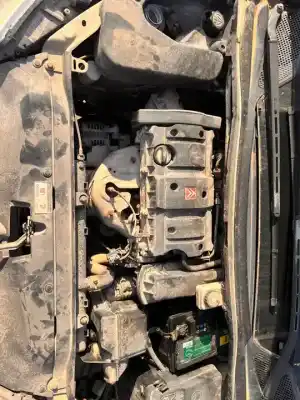 Veículo de Sucata citroen c4 berlina collection do ano 2001 alimentado nfu