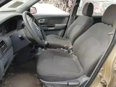 Scrapping Vehicle kia carens ii monospace (fj) 2.0 crdi of the year 2001 powered d4ea