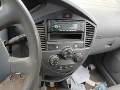 Scrapping Vehicle kia carens ii monospace (fj) 2.0 crdi of the year 2001 powered d4ea