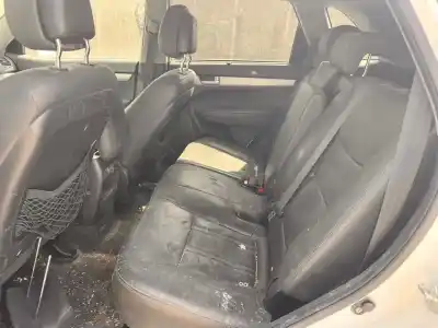 Scrapping Vehicle kia sorento emotion 4wd of the year 2010 powered 