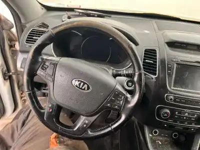 Scrapping Vehicle kia sorento emotion 4wd of the year 2010 powered 