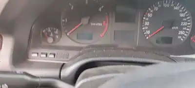Veículo de Sucata audi a8 (d2) 2.5 tdi do ano 2001 alimentado ake