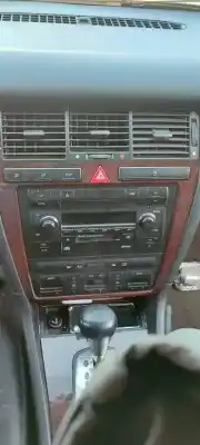 Veículo de Sucata audi a8 (d2) 2.5 tdi do ano 2001 alimentado ake