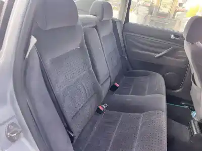 Verschrottungsfahrzeug VOLKSWAGEN PASSAT BERLINA (3B2)  des Jahres 2000 angetrieben AJM