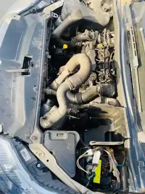 Veículo de Sucata citroen c4 berlina collection do ano 2001 alimentado 9hy