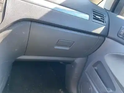 Здавання транспортного засобу ford c-max (cb3) ghia року 2001 потужний kkda