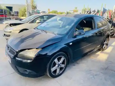 Veículo de Sucata ford focus berlina (cap) ambiente (d) do ano 2001 alimentado 