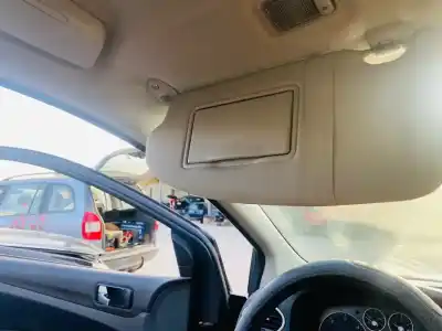 Veículo de Sucata ford focus berlina (cap) ambiente (d) do ano 2001 alimentado 