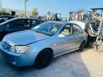 Scrapping Vehicle kia cerato i fastback (ld) 1.6 of the year 2001 powered 