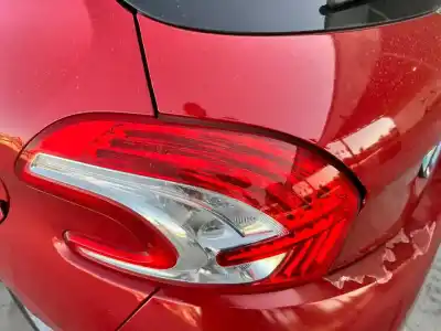 Veículo de Sucata peugeot 208 allure do ano 2019 alimentado 