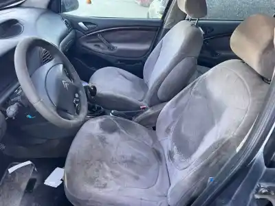 Veículo de Sucata citroen c5 berlina 2.0 hdi magic do ano 2003 alimentado 