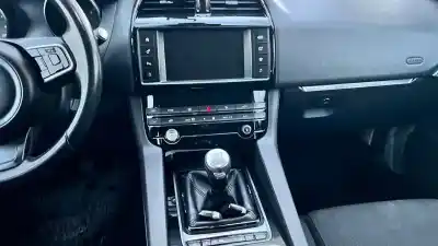 Veículo de Sucata jaguar f-pace portfolio do ano 2016 alimentado 204dtd Veículo de Sucata jaguar f-pace portfolio do ano 2016 alimentado 204dtd