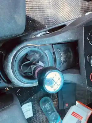 Veículo de Sucata citroen c4 berlina collection do ano 2004 alimentado 9hx