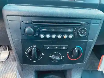 Veículo de Sucata citroen c4 berlina collection do ano 2004 alimentado 9hx