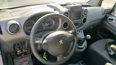 Vehículo de desguace peugeot partner kombi premium del año 2018 con motor bh02